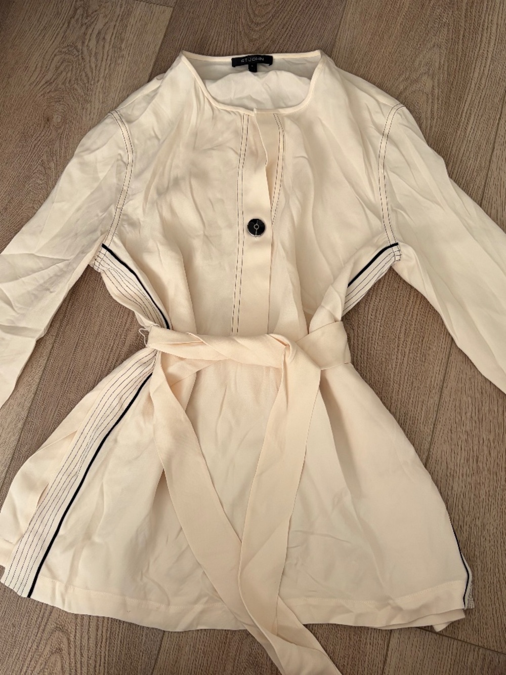 St. John woman’s tunic